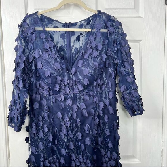 Sz 12 CARMEN MARC VALVO INFUSION
Blue 3D Floral Mermaid Gown $495 MSRP NWT - Picture 3 of 17